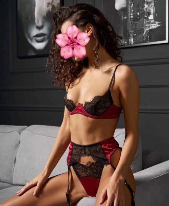 Огненная рыжая кошка ждет встречи с истинным ценителем женской красоты. Готова погрузить тебя в атмосферу невероятных ощущений и феерических впечатлений. Жду звонка! 11448, 24 года